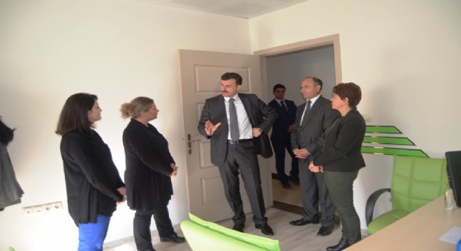 Kaymakam Öz, Aziziye Sosyal Hizmet Merkezini denetledi