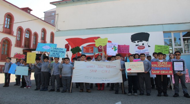 Küçüklerden büyüklere ‘Türkçe' dersi