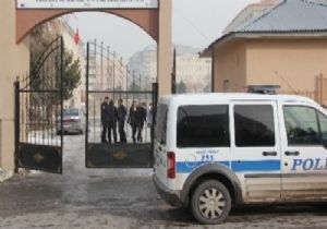 Okul önünde bekleyenlere ceza yağdı