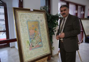 Müzehhib Er'in sergisi takdir topladı