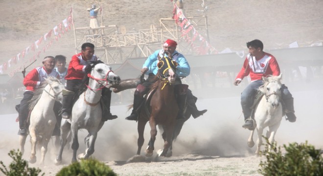 Malazgirt Ova'sında Kökbörü coşkusu