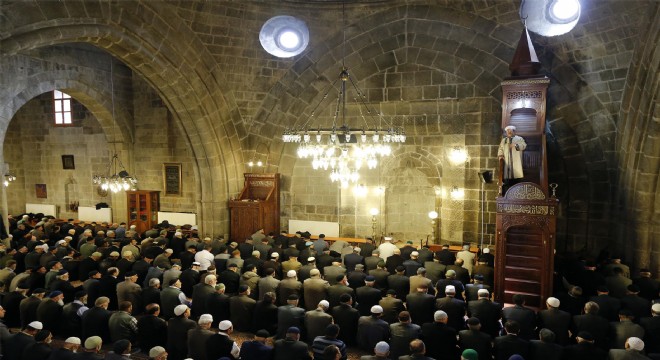 ‘Mehmetçiğimiz, daima zalimin karşısındadır'