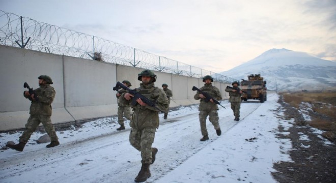 Mehmetçik yeni yıla vatan nöbetinde girdi