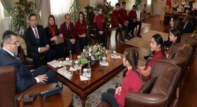 Memiş öğrencileri kabul etti