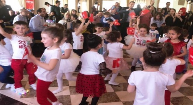 Minikler 23 Nisan coşkusunu yaşadı