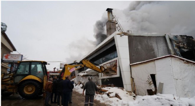 Mobilya fabrikasında yangın: 1 ölü, 1'i ağır 7 yaralı
