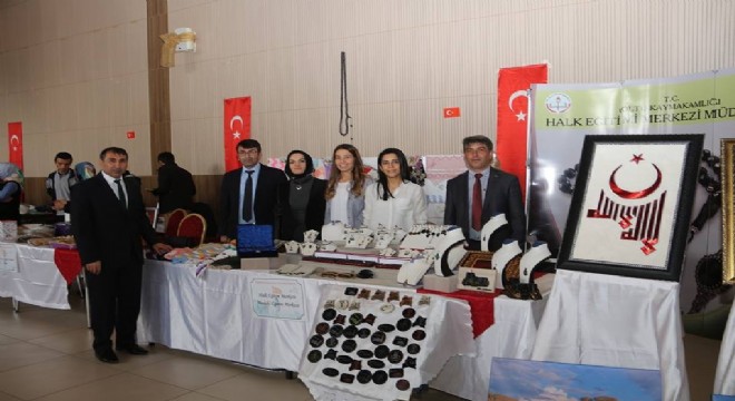 Öğrenciler el ele Oltu'dan Afrin'e