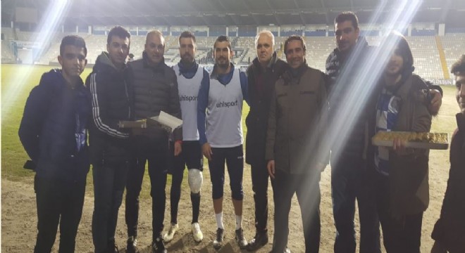 Öğrencilerden  Erzurumspor'a moral destek