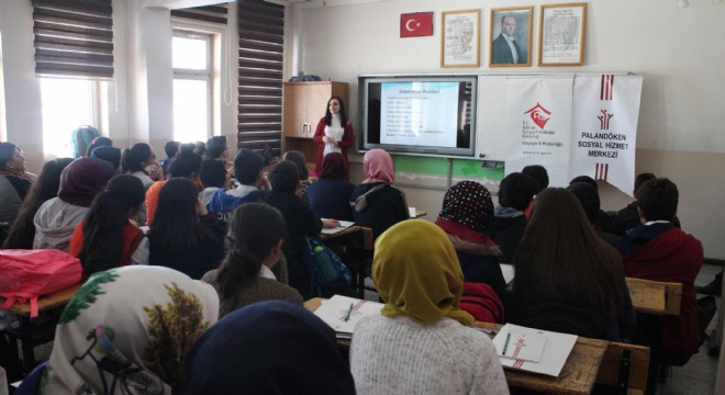 Öğrencilere ‘güvenli internet' eğitimi veriliyor