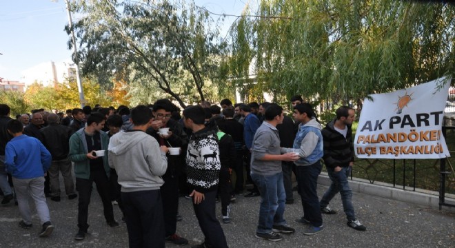 Palandöken AK Parti'den aşure geleneğine katkı