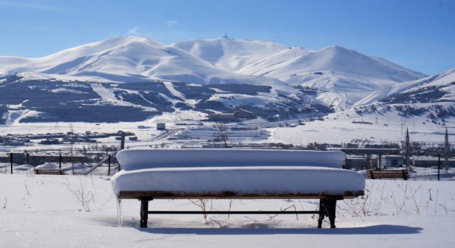 Palandöken'da kar kalınlığı 2 metreyi aştı