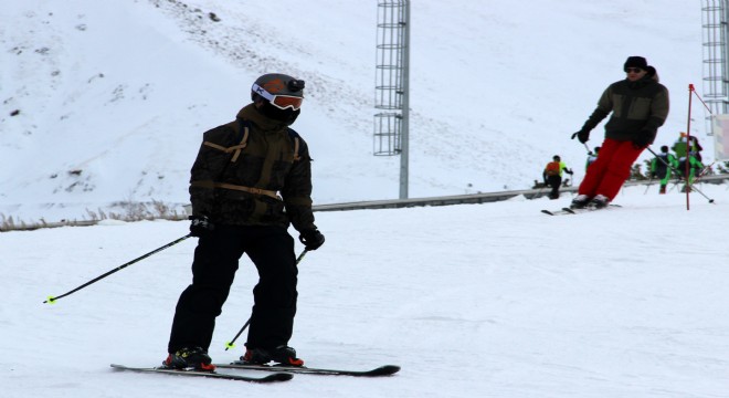 Palandöken'de hafta sonu yoğunluğu