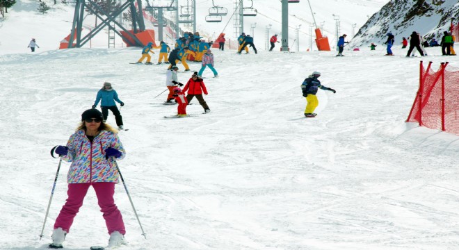 Palandöken'de kar kalınlığı 95 santimetreye ulaştı