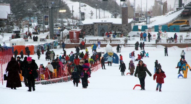 Palandöken'de sömestr yoğunluğu