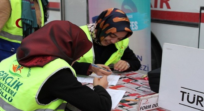 Palandöken gençleri bağışta yarıştı