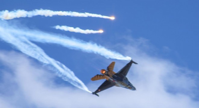 SOLOTÜRK'ten EİT 2025 gösterisi