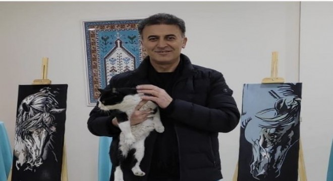 Sanatçı Çiçek'ten 'Doğuyorum' sergisi