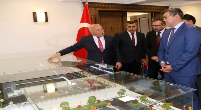 Sekmen Büyükelçi'ye Erzurum'u tanıttı