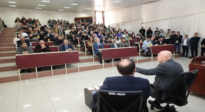 Sekmen: 'Gençlerle geleceğimizi inşa edeceğiz'