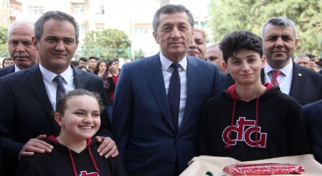 Selçuk'tan ailelere siber saldırı uyarısı