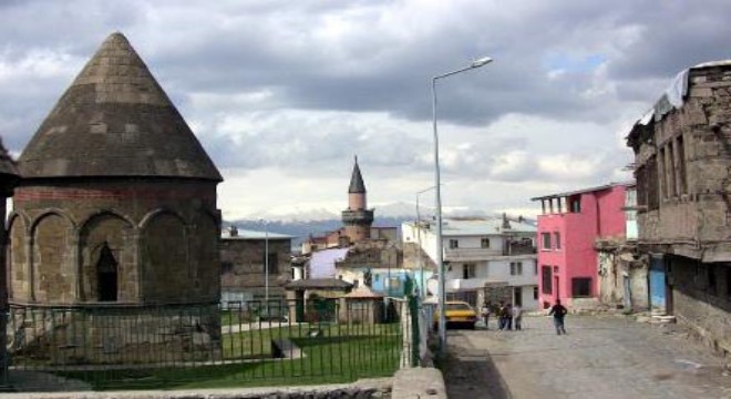 Selçuklu'nun Anadolu'daki mührü: 'Kümbetler'