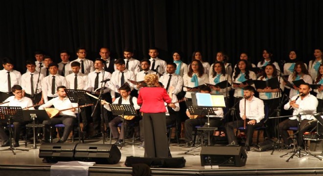 TRT Gençlik Korosu'ndan Türkü gecesi