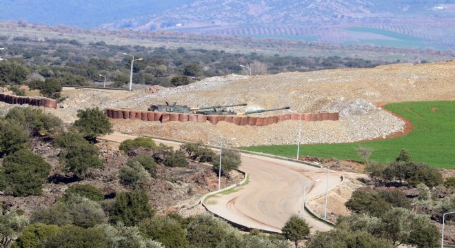 TSK, Afrin'deki mevzileri obüslerle vuruyor
