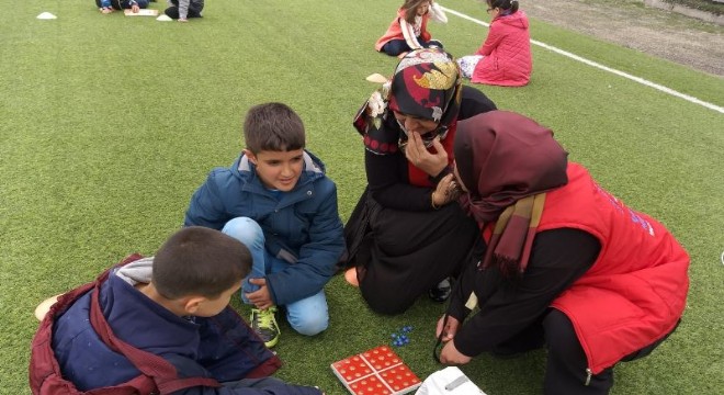 Tatbikatlı öğrenciler ‘Zeka Oyunları Parkuru'nda yarıştı