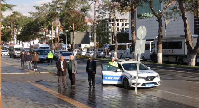 Tatvan'da Atatürk rahmet ve minnetle anıldı
