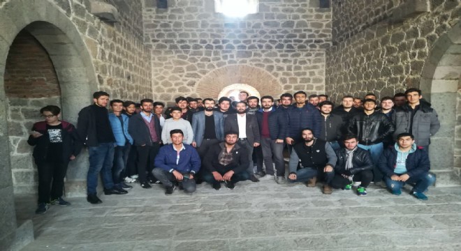 TÜGVA'dan üniversiteli gençlere Erzurum gezisi
