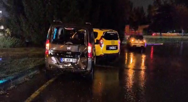 Üniversite kavşağında zincirleme trafik kazası