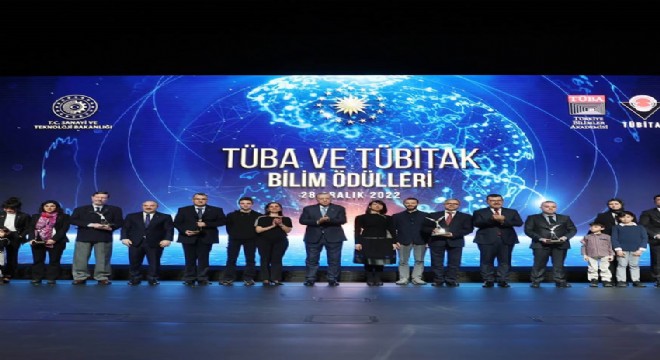 Uzunkaya'nın Ödülünü Cumhurbaşkanı Erdoğan verdi