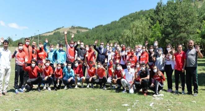 Vali Memiş'ten Milli Atletlere motivasyon desteği