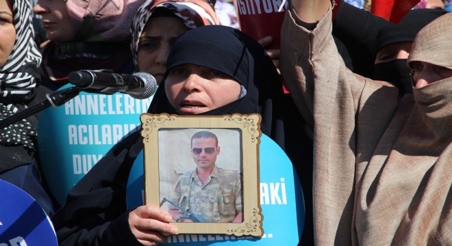 Van'dan Erzurum'a annelere destek için geldi