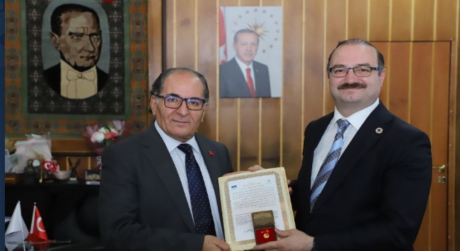 Yıldırım'a Seçkin ve Öncü Bilim Adamı ödülü