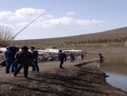 Balık tutarak ders aldılar