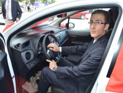 Başarıya otomobil ödülü