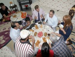 Cengiz iftar coşkusunu paylaştı