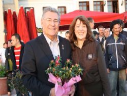 Konsolostan Akdağ'a teşekkür