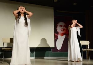 Kadına şiddete sanatla tepki