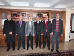 Küçükler emeklileri dinledi