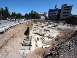 Kent Meydanı inşaatı devam ediyor