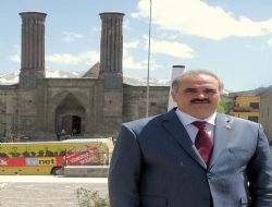 ‘Vakıflar vazgeçilmez değerimiz'