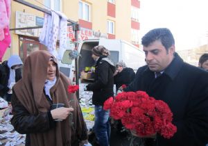 Kazanç, Pazarda vatandaşlarla buluştu