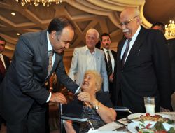 Altıparmak'tan hayırseverlere övgü