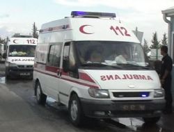 Ambulans yayaya çarptı