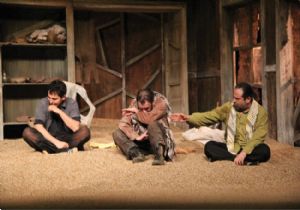 ‘Maskeliler' EDT sahnesinde