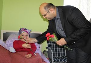 Orhan Bakımevi sakinlerinin duasını aldı