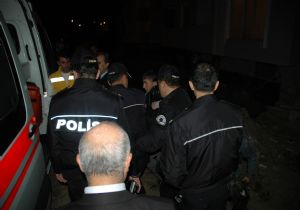 Polis bıçaklı saldırganları arıyor
