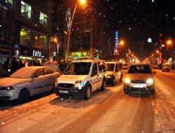 Polis saldırganları arıyor